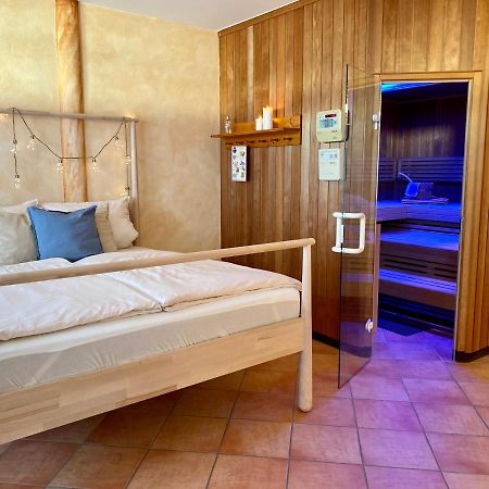 Private Spa Mit Sauna Und Whirlpool Schrozberg Exterior photo